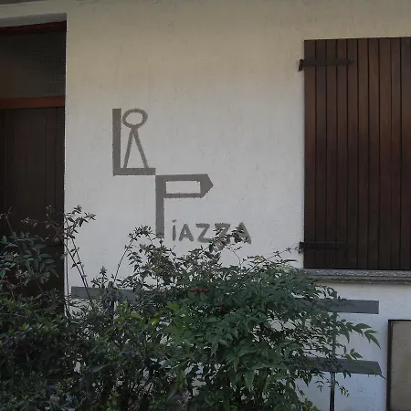 La Piazza فندق مبيت وإفطار زونه