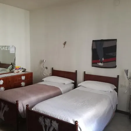 La Piazza فندق مبيت وإفطار